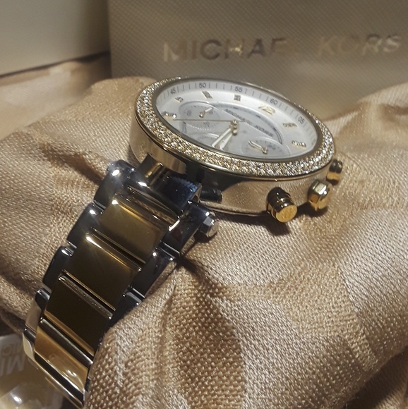 Ladies Michael Kors Watch - Picture 4 of 4